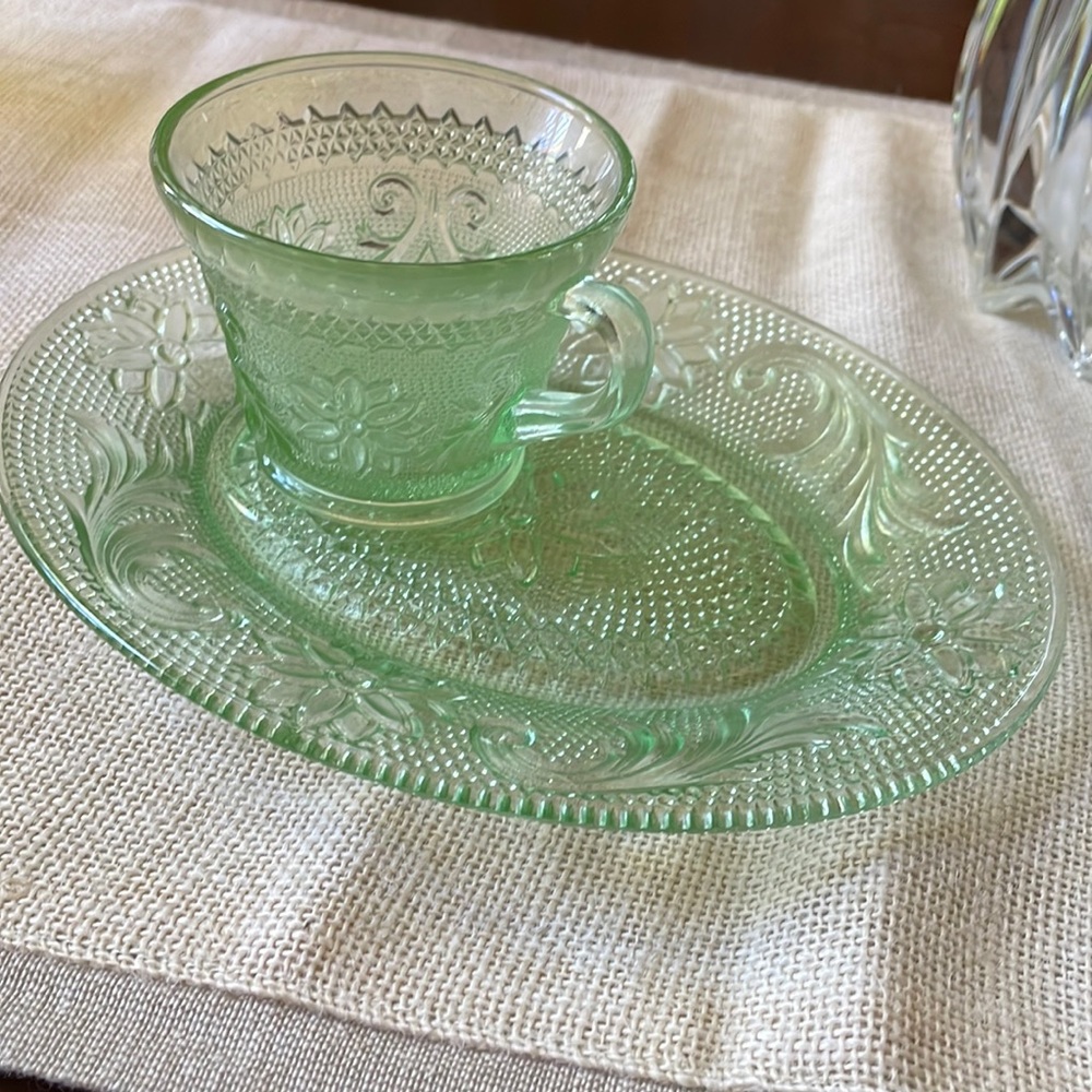 Tiara Indiana Chantilly green glass luncheon sandwich snack plate & cup